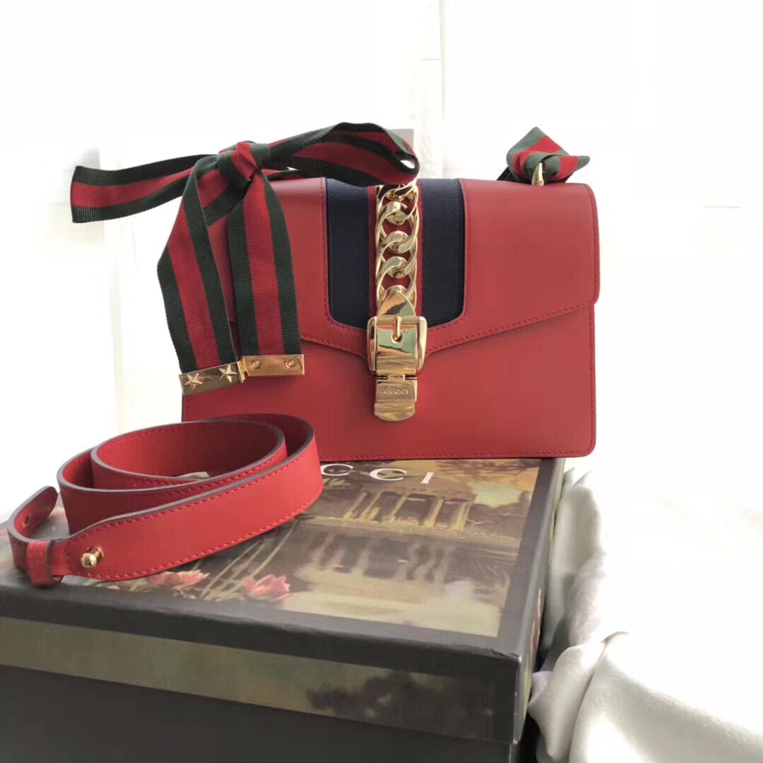 Sylvie系列皮革迷你链条手袋，GUCCI古驰复刻奢侈品包